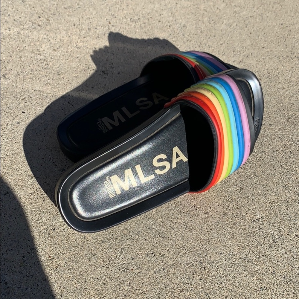 Melissa Slides - Picture 2 of 4